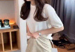 小姐姐起床,活力满满的早晨时光