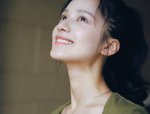舒畅小姐姐,魅力四溢，演绎青春风采